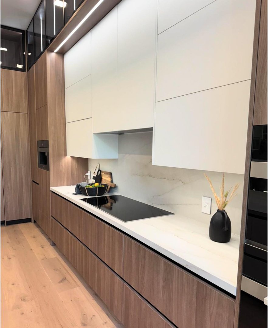 Cocina moderna con colores contemporáneos - Sander SAS